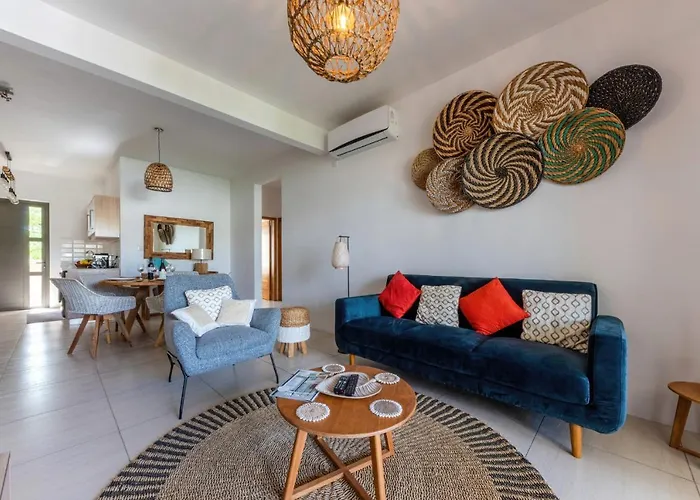 West Wood Holiday Apartment, C6 - Flic En Flac With Pool At A Quiet Location, Beautifully Decorated And Close To The Beach