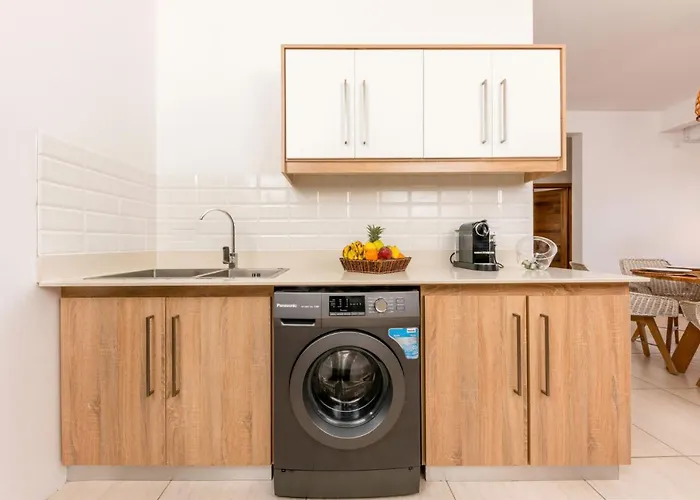West Wood Holiday Apartment, C6 - Flic En Flac With Pool At A Quiet Location, Beautifully Decorated And Close To The Beach